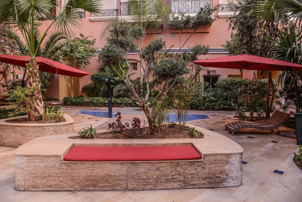 Beautiful, Great Equipped 122 M Holiday Apartment Near Majorelle Garden And Gueliz With Pool Views And A Large Balcony And Terrace Marrakesh Buitenkant foto