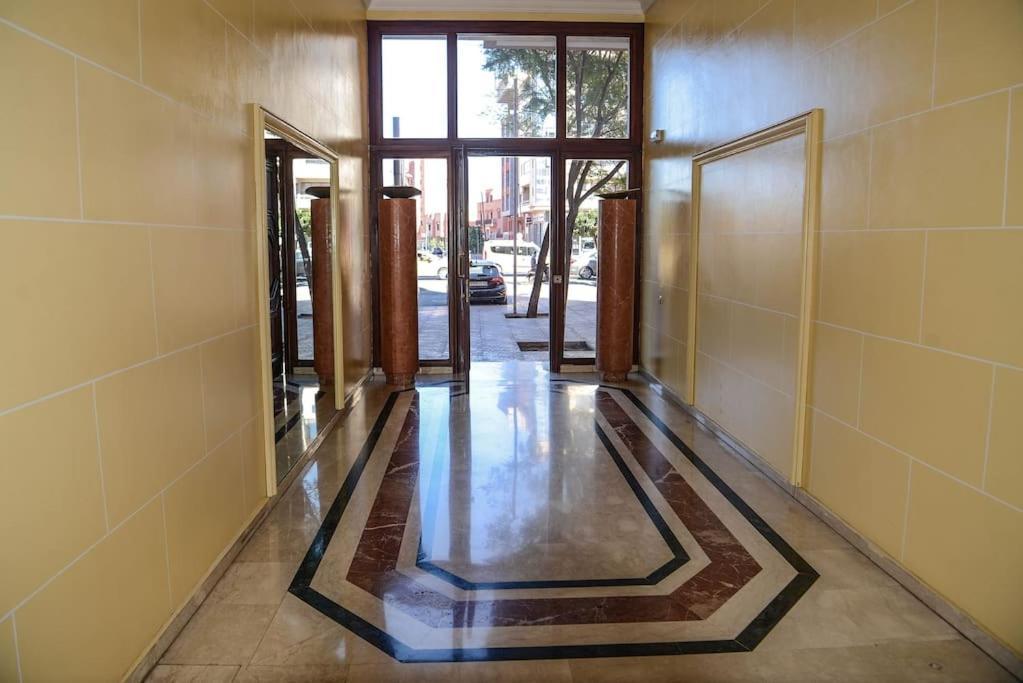 Beautiful, Great Equipped 122 M Holiday Apartment Near Majorelle Garden And Gueliz With Pool Views And A Large Balcony And Terrace Marrakesh Buitenkant foto