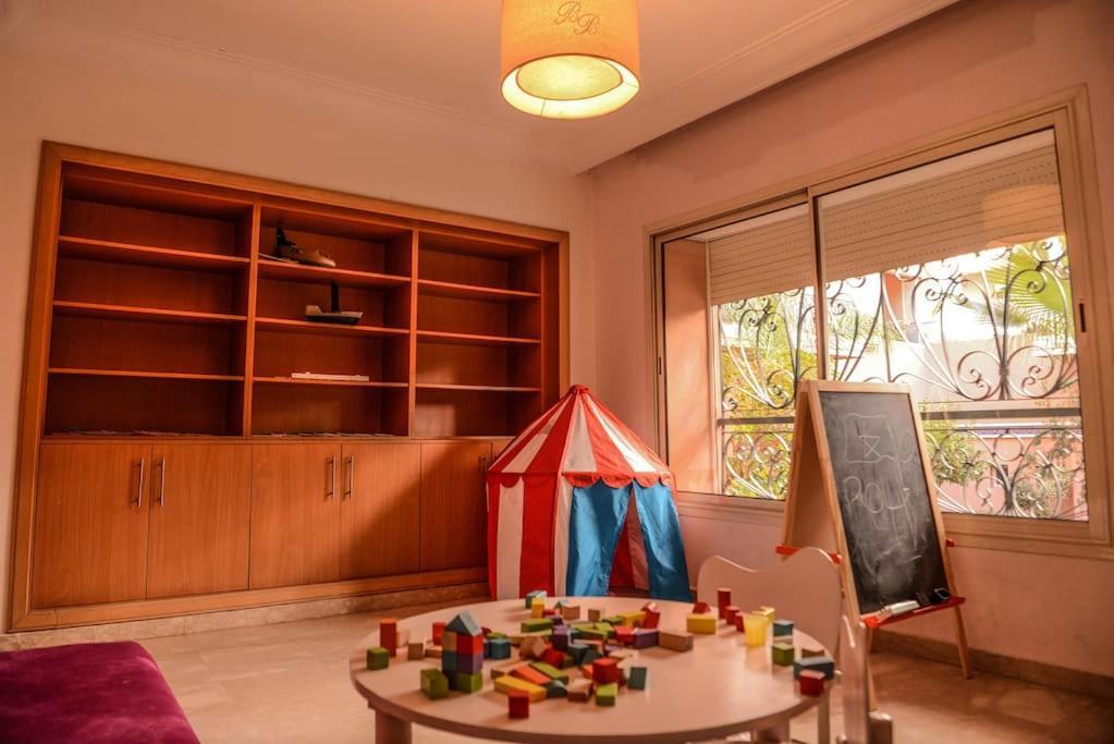 Beautiful, Great Equipped 122 M Holiday Apartment Near Majorelle Garden And Gueliz With Pool Views And A Large Balcony And Terrace Marrakesh Buitenkant foto