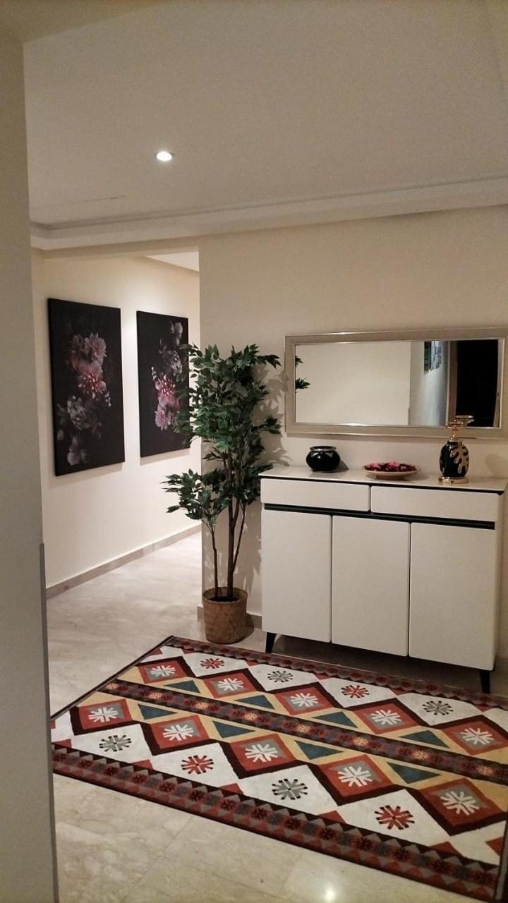 Beautiful, Great Equipped 122 M Holiday Apartment Near Majorelle Garden And Gueliz With Pool Views And A Large Balcony And Terrace Marrakesh Buitenkant foto