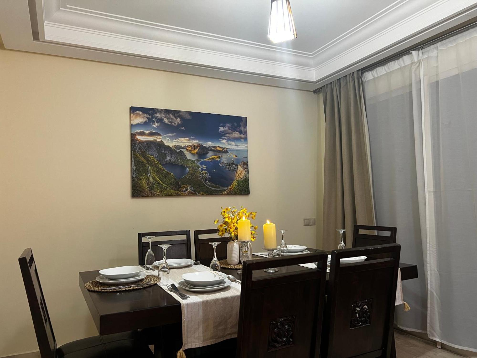 Beautiful, Great Equipped 122 M Holiday Apartment Near Majorelle Garden And Gueliz With Pool Views And A Large Balcony And Terrace Marrakesh Buitenkant foto