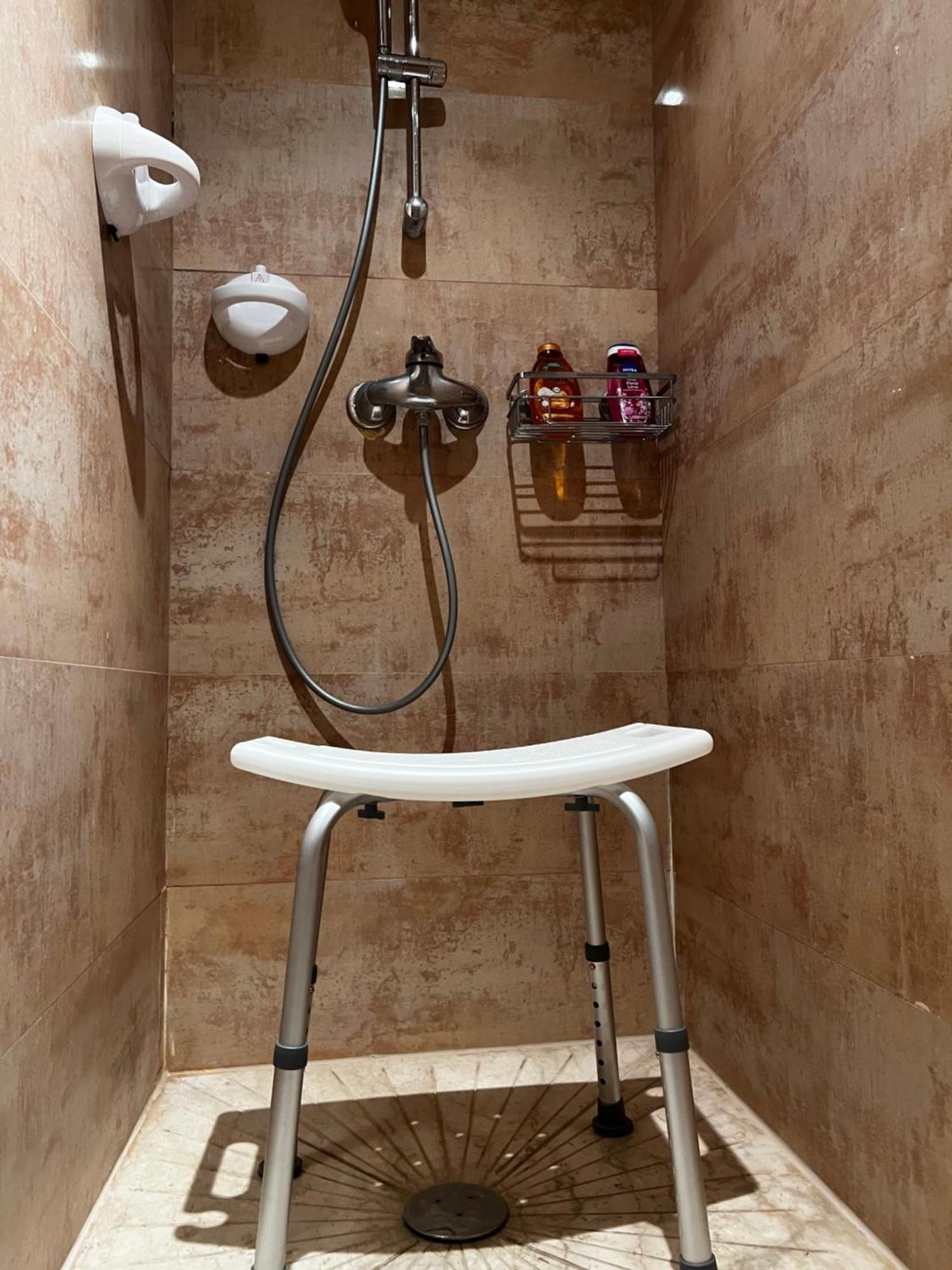 Beautiful, Great Equipped 122 M Holiday Apartment Near Majorelle Garden And Gueliz With Pool Views And A Large Balcony And Terrace Marrakesh Buitenkant foto